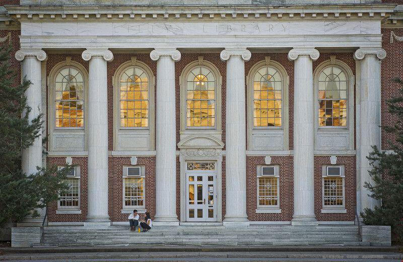 去美國讀研究生一年大概需要多少錢.jpg 大學3.jpg