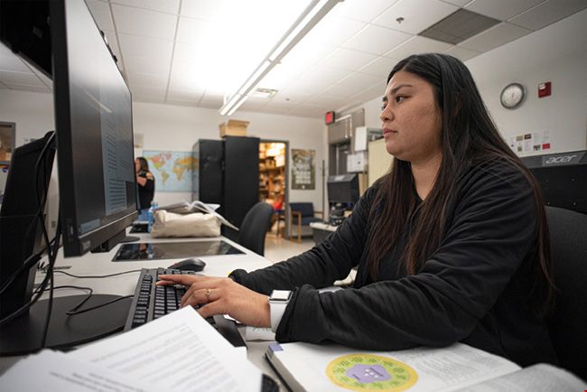 南洋理工大學(xué)工作人員.jpg 南洋理工大學(xué)工作人員.jpg